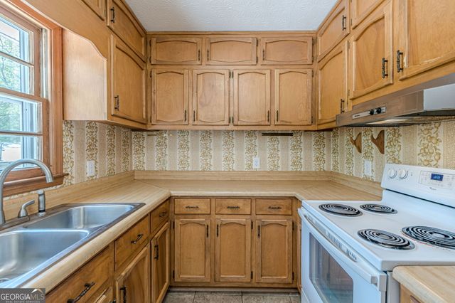 64 Camellia Drive, Newnan, GA 30263