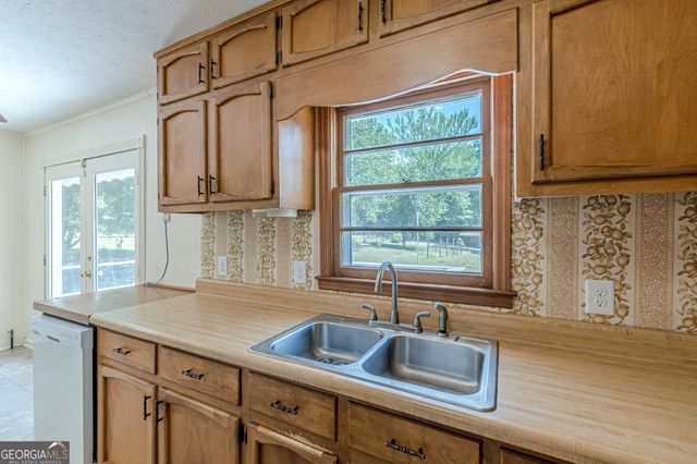 64 Camellia Drive, Newnan, GA 30263