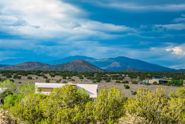 28 Old Road, Lamy, NM 87540