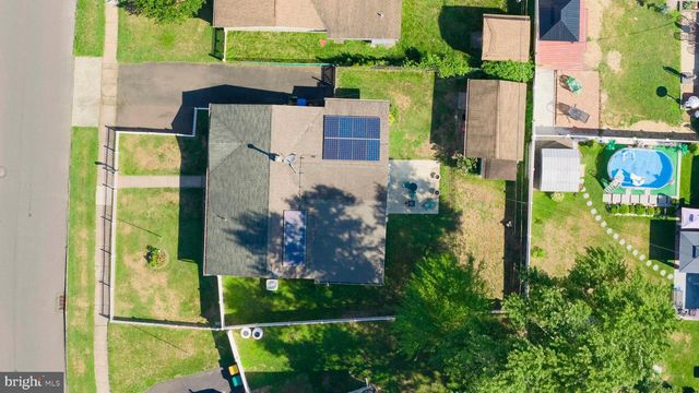 2513 LAUREL DR, Bristol, PA 19007