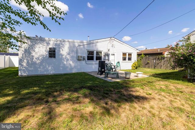 2513 LAUREL DR, Bristol, PA 19007