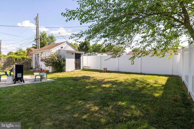 2513 LAUREL DR, Bristol, PA 19007