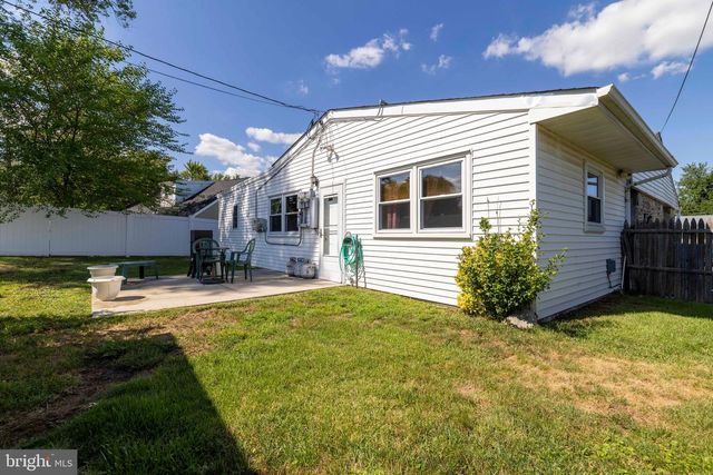 2513 LAUREL DR, Bristol, PA 19007
