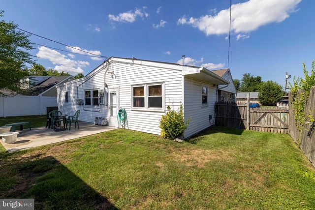 2513 LAUREL DR, Bristol, PA 19007