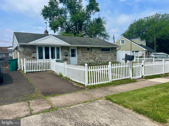 2513 LAUREL DR, Bristol, PA 19007