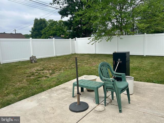 2513 LAUREL DR, Bristol, PA 19007