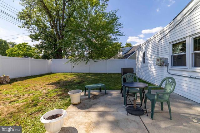 2513 LAUREL DR, Bristol, PA 19007
