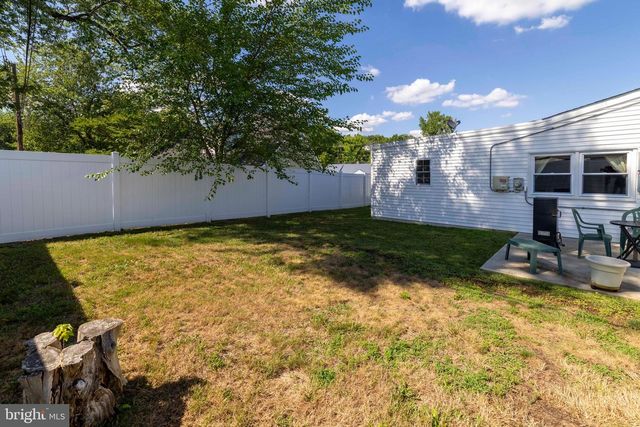 2513 LAUREL DR, Bristol, PA 19007