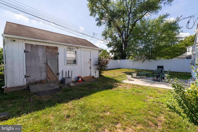 2513 LAUREL DR, Bristol, PA 19007