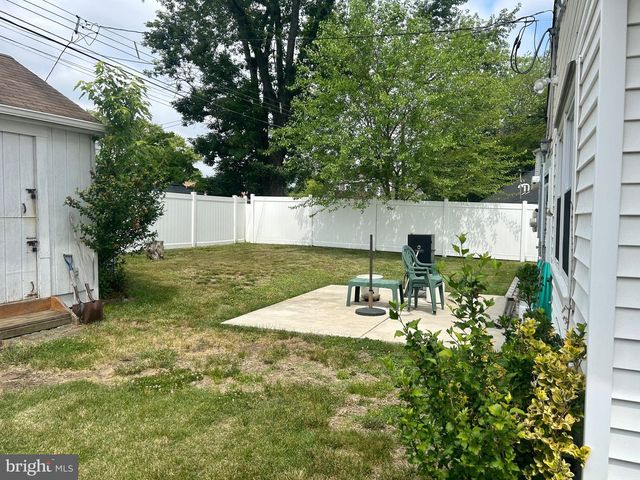 2513 LAUREL DR, Bristol, PA 19007