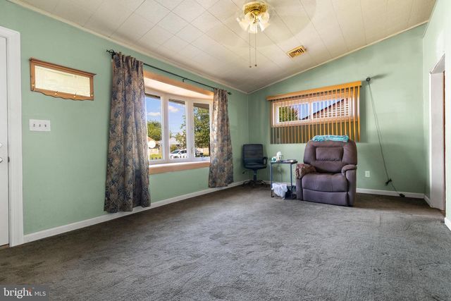 2513 LAUREL DR, Bristol, PA 19007