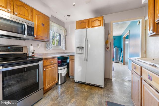2513 LAUREL DR, Bristol, PA 19007