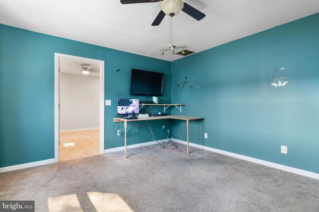 2513 LAUREL DR, Bristol, PA 19007