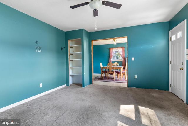 2513 LAUREL DR, Bristol, PA 19007