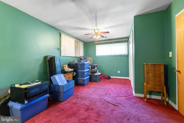 2513 LAUREL DR, Bristol, PA 19007