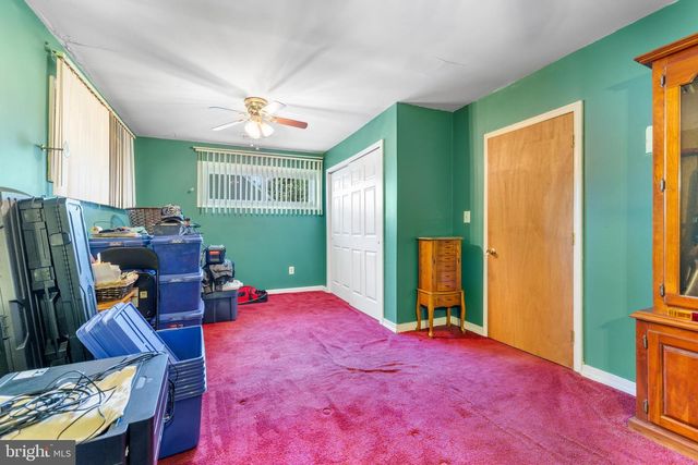 2513 LAUREL DR, Bristol, PA 19007