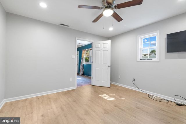 2513 LAUREL DR, Bristol, PA 19007