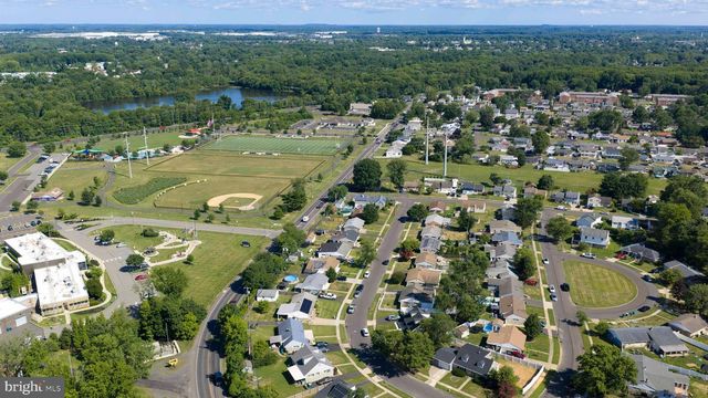 2513 LAUREL DR, Bristol, PA 19007