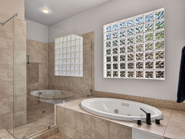 24511 BOGEY RDG, San Antonio, TX 78260