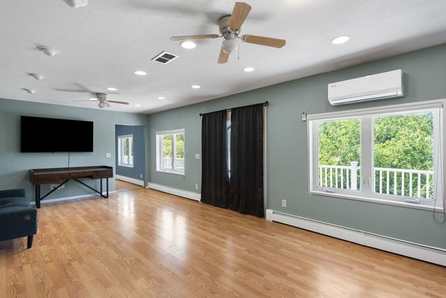 6401 W 95th Avenue Court, Taylor Ridge, IL 61284