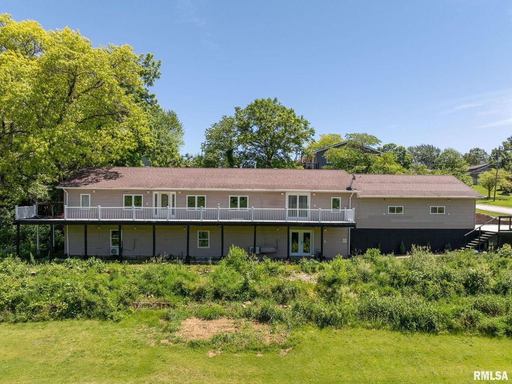 6401 W 95th Avenue Court, Taylor Ridge, IL 61284