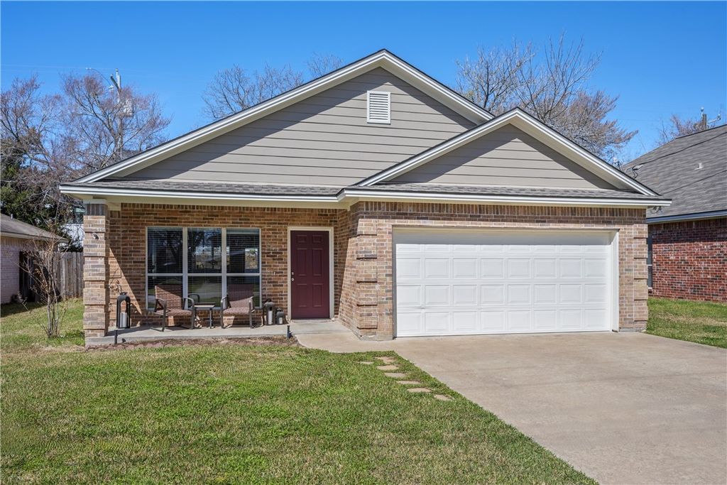 201 Richards Street A, College Station, TX 77840