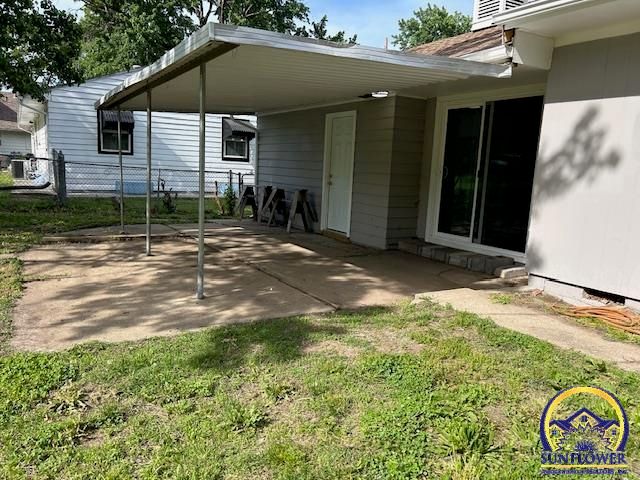 2719 SE Iowa AVE, Topeka, KS 66605