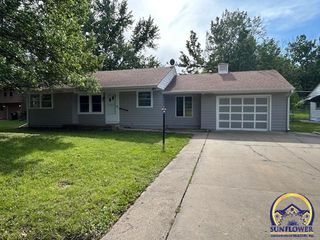 2719 SE Iowa AVE, Topeka, KS 66605