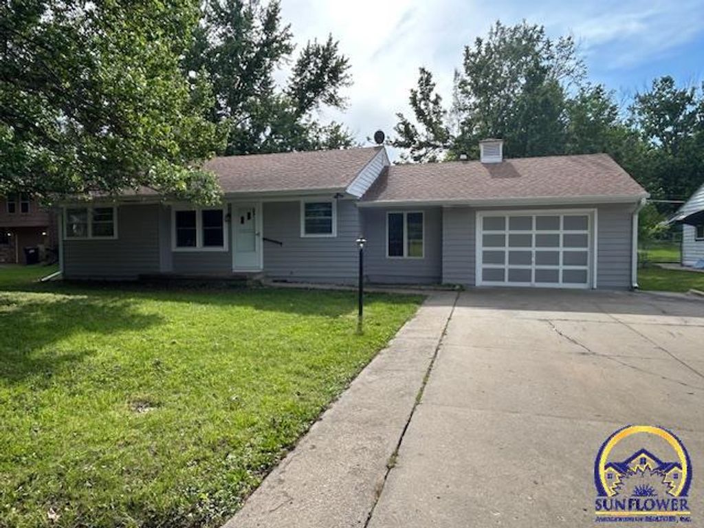 2719 SE Iowa AVE, Topeka, KS 66605