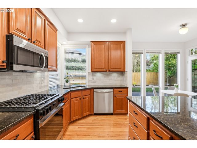 14321 CAMDEN Ln, Lake Oswego, OR 97035