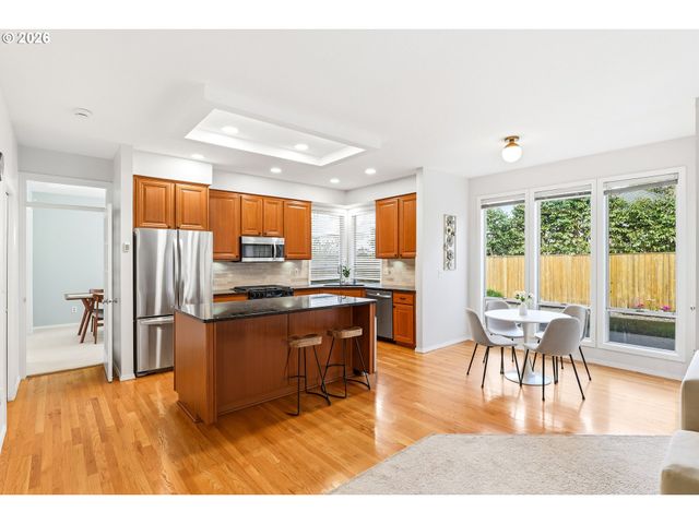 14321 CAMDEN Ln, Lake Oswego, OR 97035