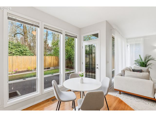 14321 CAMDEN Ln, Lake Oswego, OR 97035