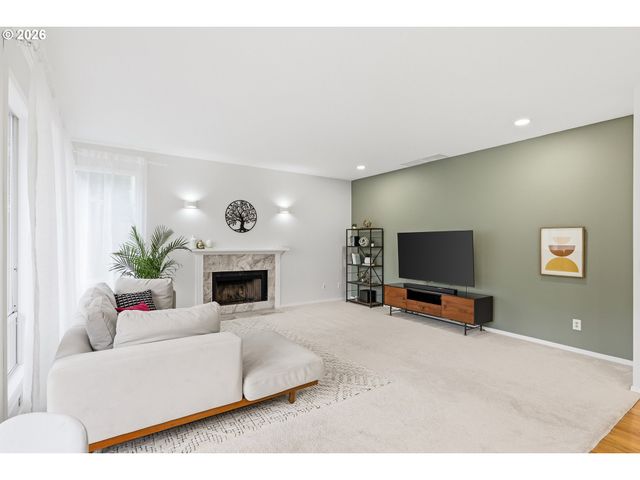 14321 CAMDEN Ln, Lake Oswego, OR 97035