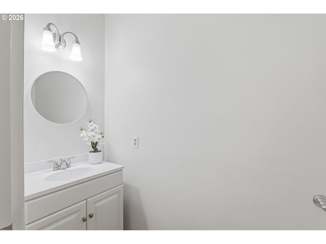 14321 CAMDEN Ln, Lake Oswego, OR 97035