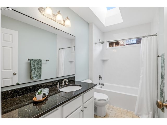 14321 CAMDEN Ln, Lake Oswego, OR 97035