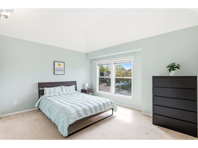 14321 CAMDEN Ln, Lake Oswego, OR 97035