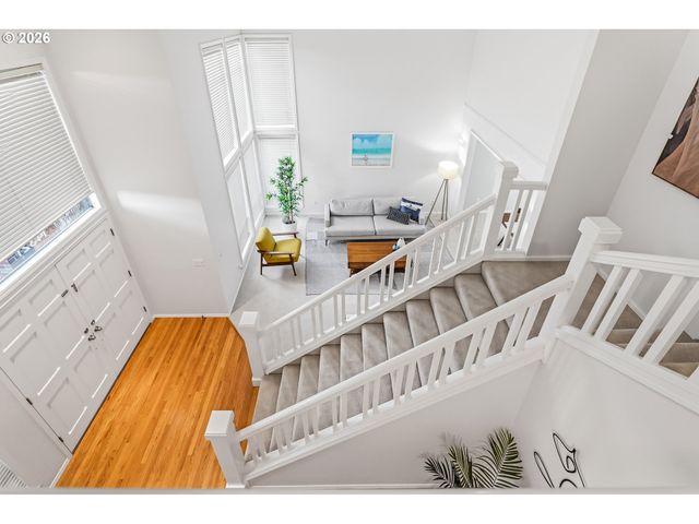 14321 CAMDEN Ln, Lake Oswego, OR 97035