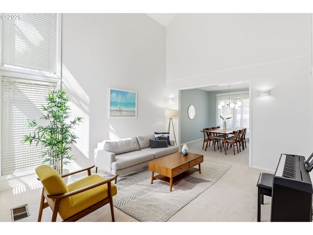 14321 CAMDEN Ln, Lake Oswego, OR 97035