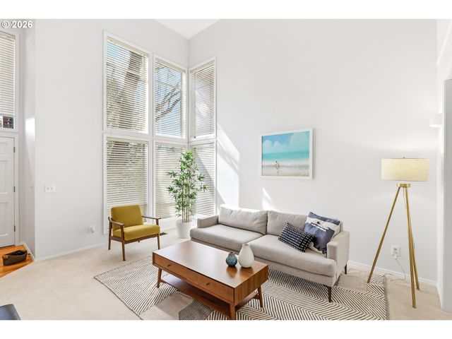 14321 CAMDEN Ln, Lake Oswego, OR 97035