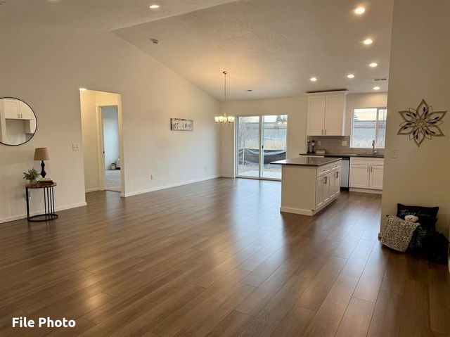 609 S Manifold Ln, Spokane Valley, WA 99016