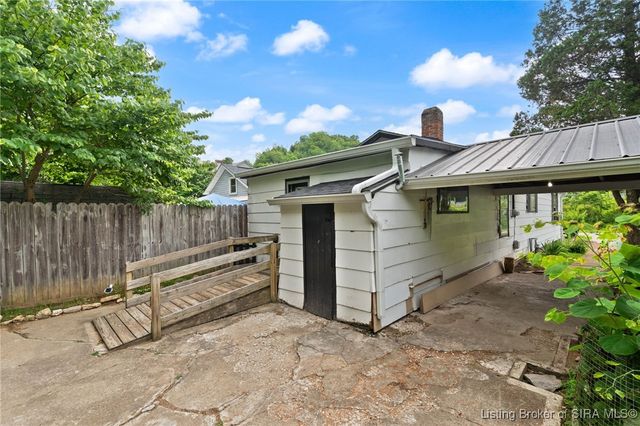 1131 Walnut Street, Madison, IN 47250