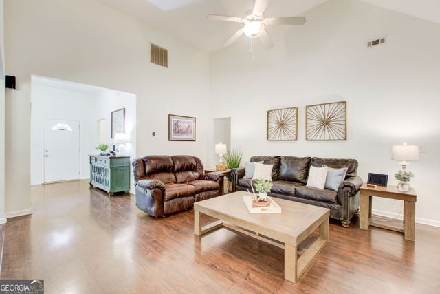 190 Pebble Creek Drive, Covington, GA 30016