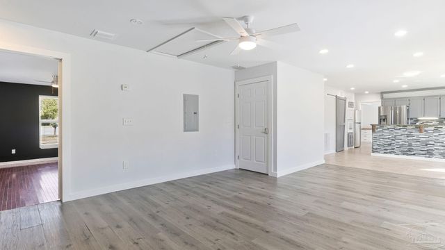 6099 Schofield Dr, Pensacola, FL 32506