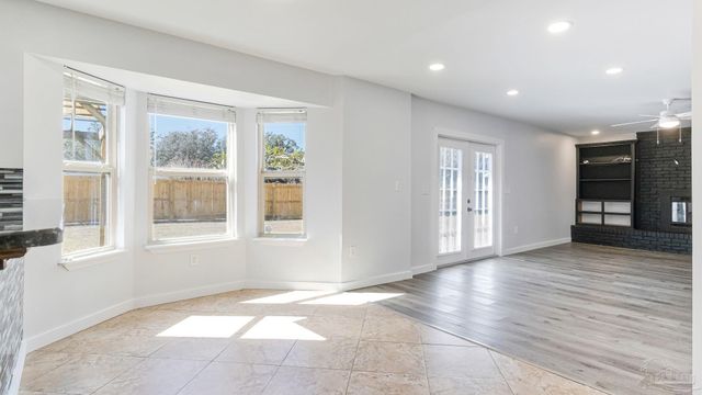 6099 Schofield Dr, Pensacola, FL 32506