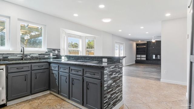 6099 Schofield Dr, Pensacola, FL 32506