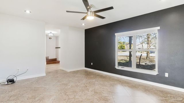 6099 Schofield Dr, Pensacola, FL 32506