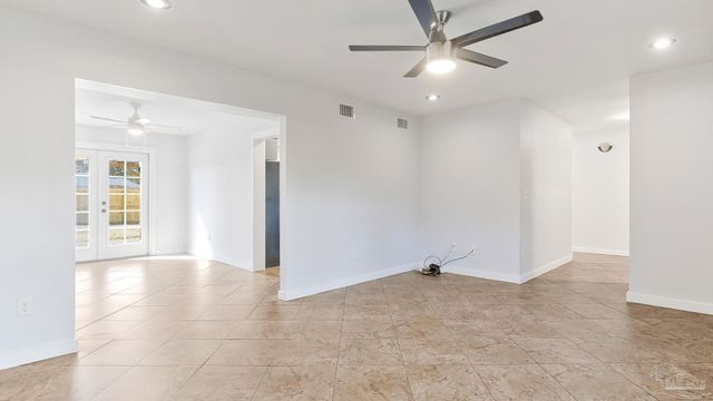 6099 Schofield Dr, Pensacola, FL 32506