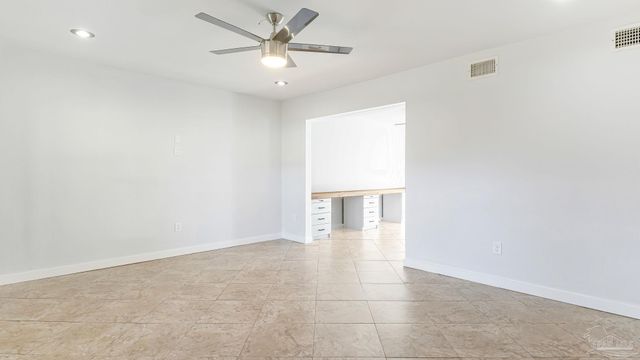6099 Schofield Dr, Pensacola, FL 32506