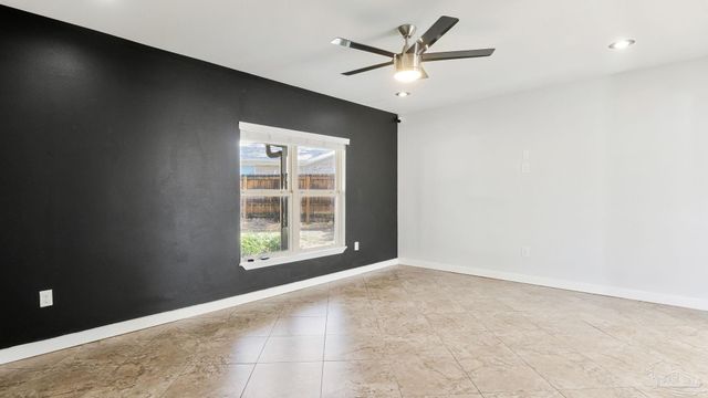 6099 Schofield Dr, Pensacola, FL 32506