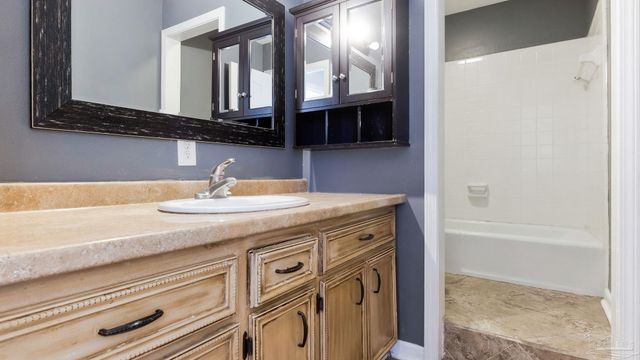 6099 Schofield Dr, Pensacola, FL 32506